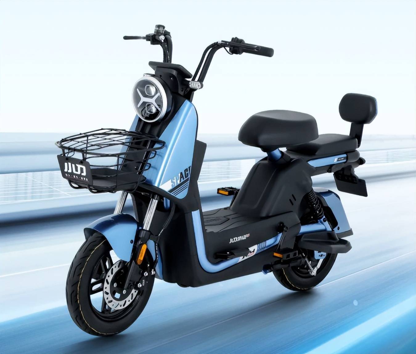 10月起,電動車價格戰(zhàn)開打,雅迪、綠源、小刀參與,降幅千元以上